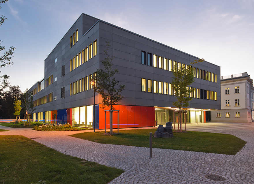 Das Gebäude der Technischen Hochschule Augsburg am Campus am roten Tor (Foto: M. Duckeck Ulm)