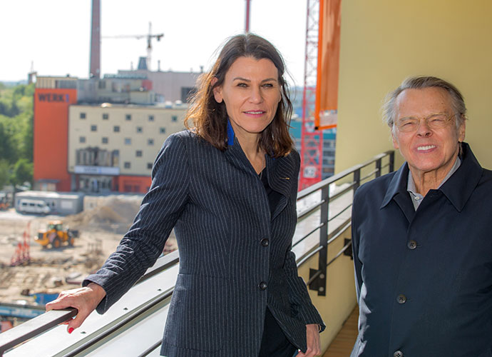 Kunstministerin Prof. Dr. med. Marion Kiechle und Maestro Mariss Jansons trafen sich im Münchner Werksviertel, dem künftigen Standort für das Konzerthaus