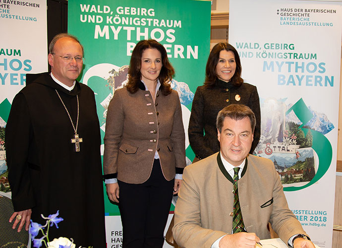 Ministerpräsident Dr. Markus Söder, die Staatsministerinnen Prof. Dr. med. Marion Kiechle (r.) und Michaela Kaniber sowie Abt Barnabas Bögle OSB freuten sich über die Eröffnung der Bayerische Landesausstellung 2018 im Kloster Ettal