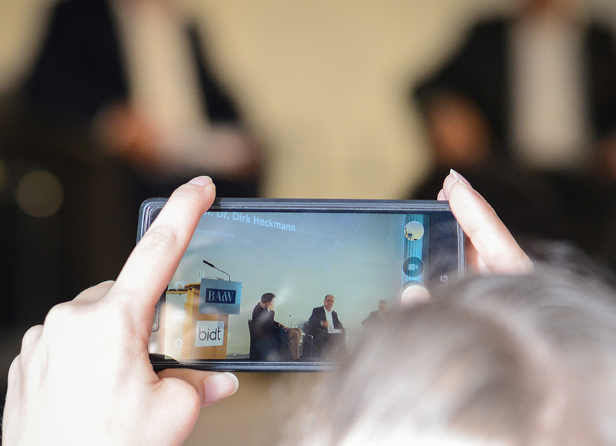 Die Eröffnung des neuen Bayerischen Forschungsinstituts für Digitale Transformation (bidt) fand in der Bayerischen Akademie der Wissenschaften statt