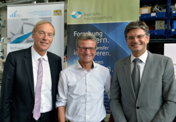 Wissenschaftsminister Bernd Sibler (Mitte) mit Prof. Dr. Joachim Hornegger, Präsident der FAU (re.) und Prof. Dr. Arndt Bode, Präsident der Bayerischen Forschungsstiftung