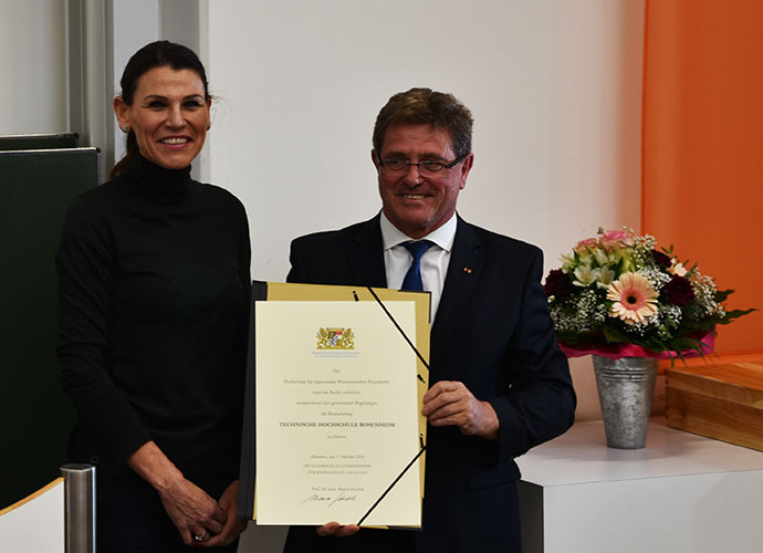 Wissenschaftsministerin Kiechle und der Präsident der TH Rosenheim Köster