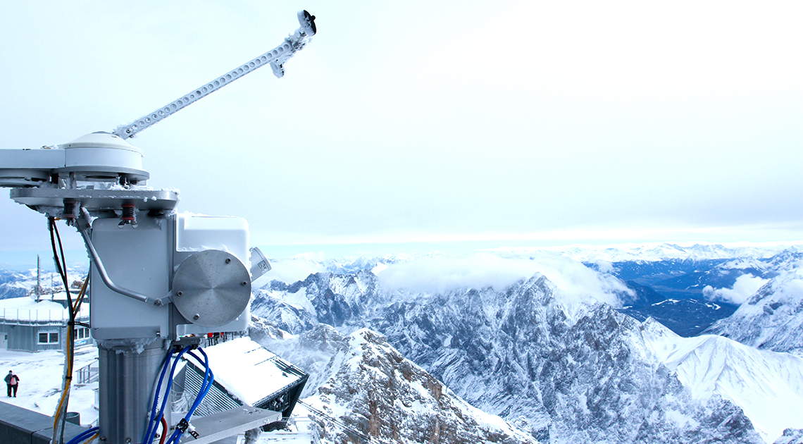 Blick von der Wetterwarte auf die Alpen