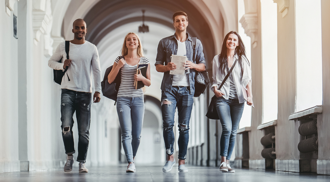 Studentinnen und Studenten finden in Bayern exzellente Studienbedingungen vor